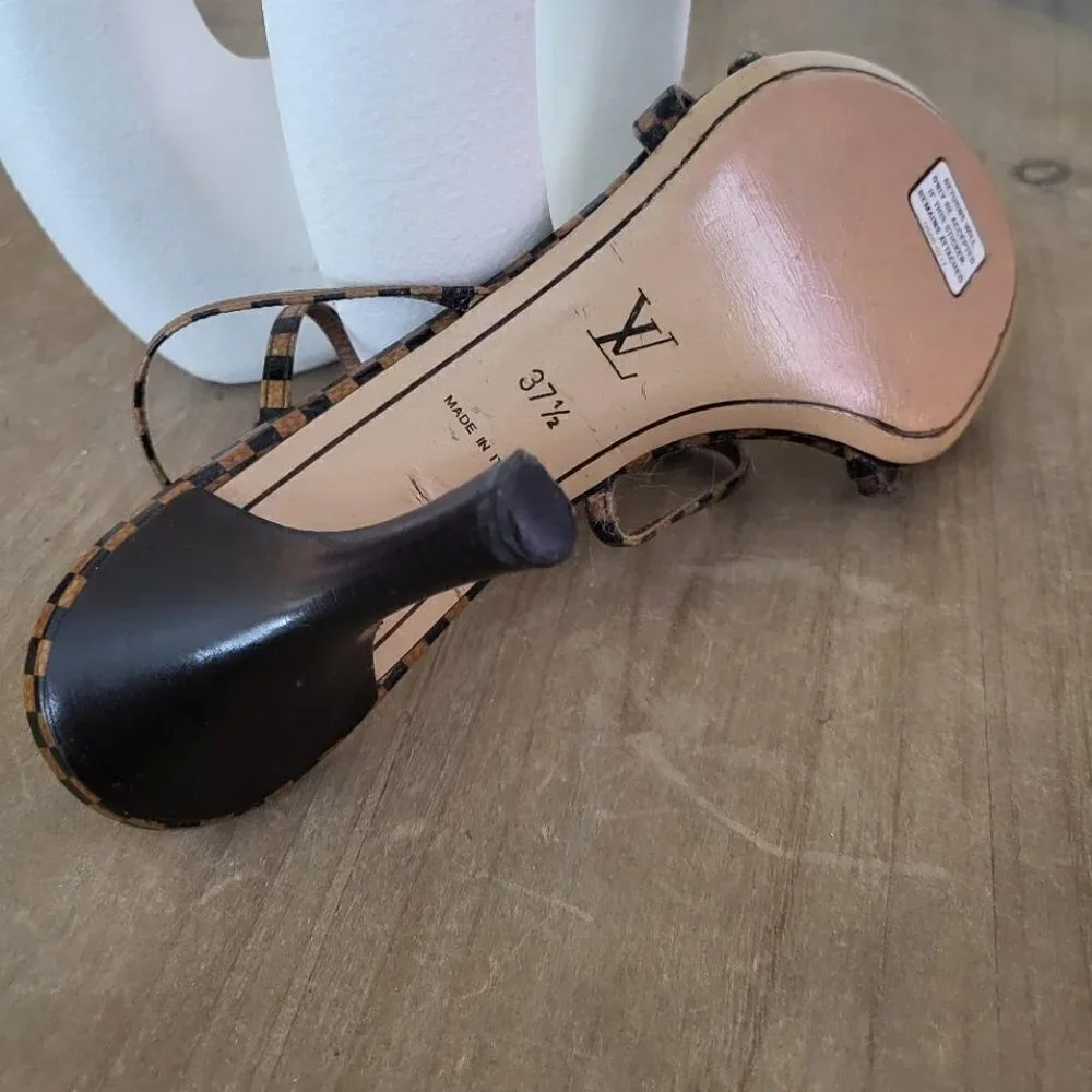 Louis Vuitton Neutrals Pattern Print. Heels 3  1/2 inches. - Picture 4 of 6